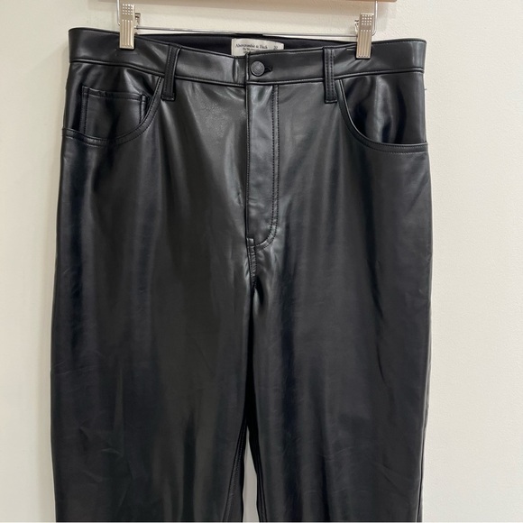 Abercrombie & Fitch 90’s Straight Ultra High Rise Pants Black Vegan Leather 14 - Picture 3 of 11